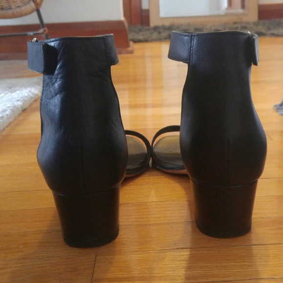 ⛔SOLD⛔ VINCE Black Ankle Strap Block Heel Sandal - Picture 4 of 11
